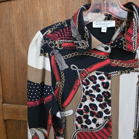 #005 BLOUSEOLOGY | Red & Black & Tan Chain Pattern Buttonup Blouse - Small - Picture 3 of 5